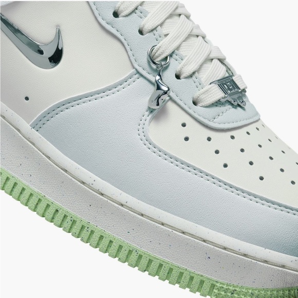 Nike
Air force 1
Next nature
Sea glass
SPECIAL EDITION
NWOT
Sold out on stock x - Picture 15 of 16